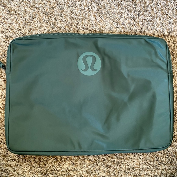 lululemon athletica Bags Lululemon New Crew Laptop Sleeve Dark